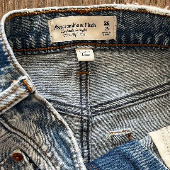 Abercrombie & Fitch Ultra High Ankle Jeans - Picture 3 of 3